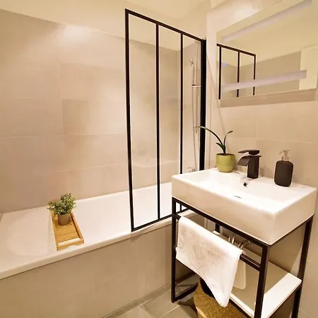 דירה Ruhig - Frisch Renoviert - Zentral *